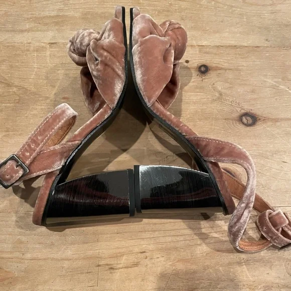 NWOT Topshop Velvet Champagne Caramel Metallic strap Heels Coachella Festival 6 - Picture 7 of 8